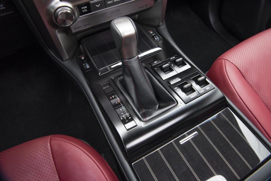 Детали интерьера Lexus GX460 (URJ150) 2019 года  (NA) (фото 41 из 41)